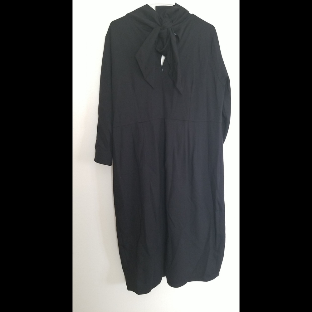 BNWT ELOQUII KEYHOLE DRESS W/SCARF - Picture 9 of 13